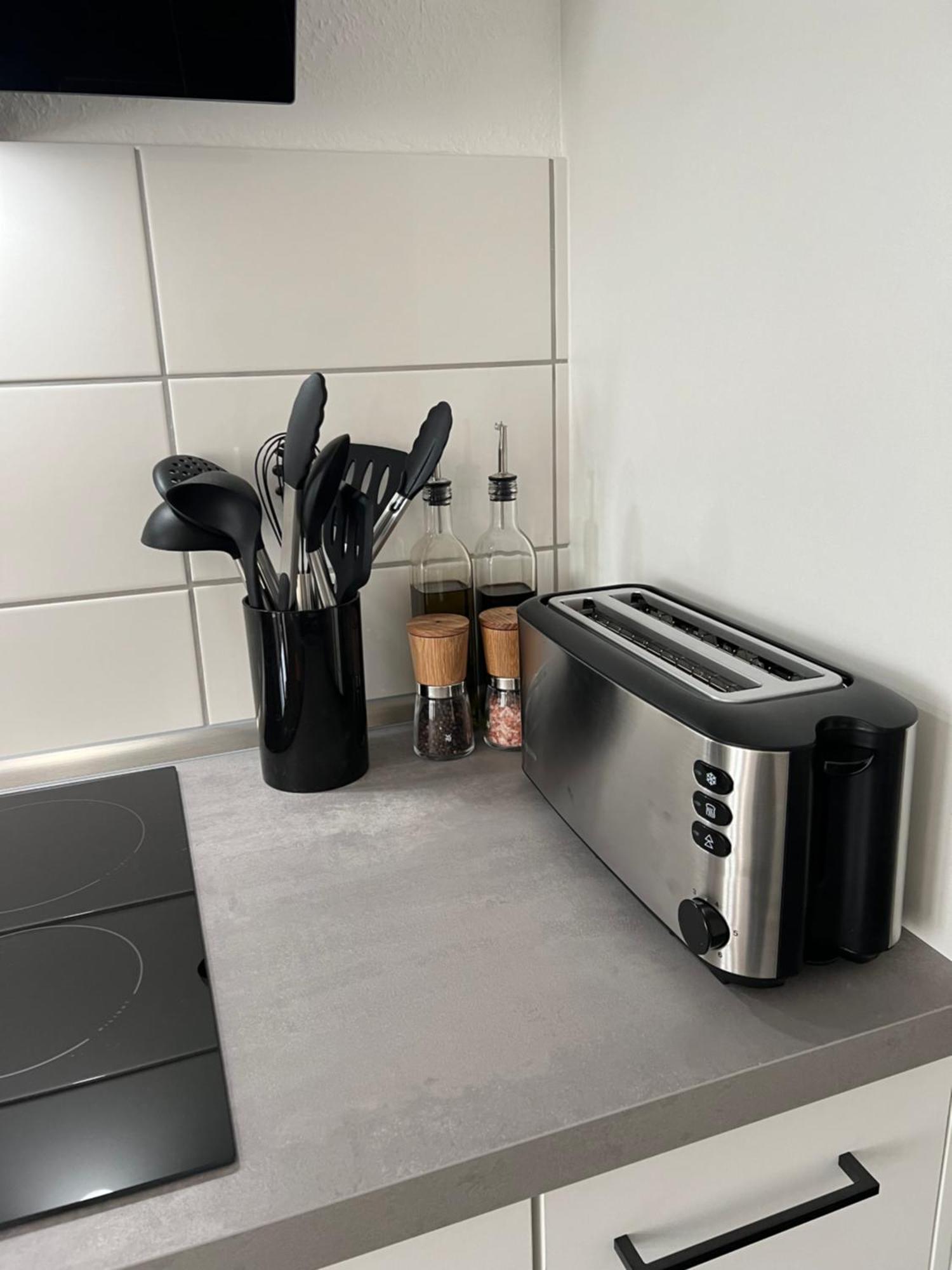 Design Am Rhein - Traumlage Rheinufer I Kueche I Oeffentl Parkplaetze Apartment Bingen am Rhein Ruang foto